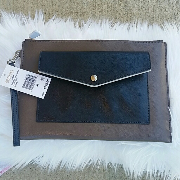 Michael Kors Handbags - NEW Michael Kors XL Zip clutch leather